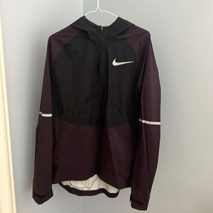 Nike zoned aeroshield wind breaker/ rain coat